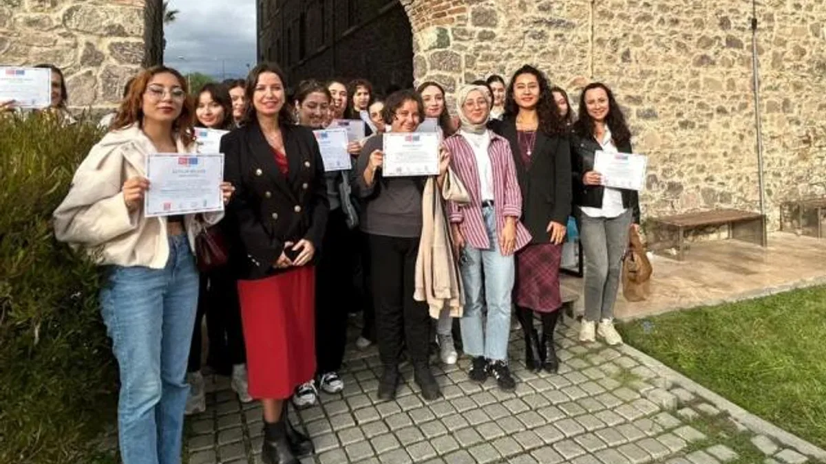 İzmirli kadınlar dijital dünyada güçleniyor