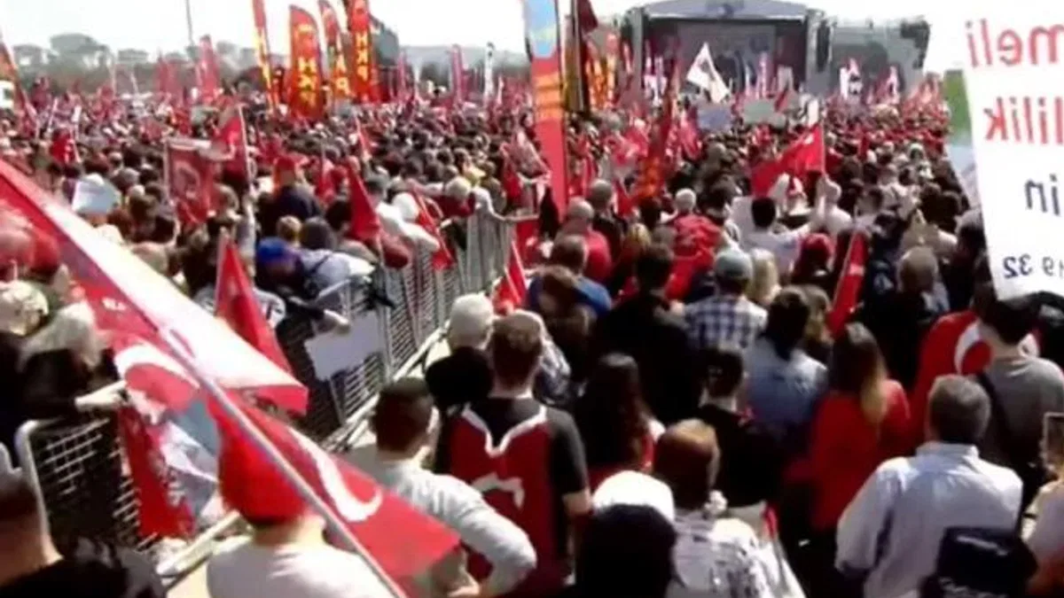 CHP, Maltepe’de özgürlük mitingi gerçekleştiriyor