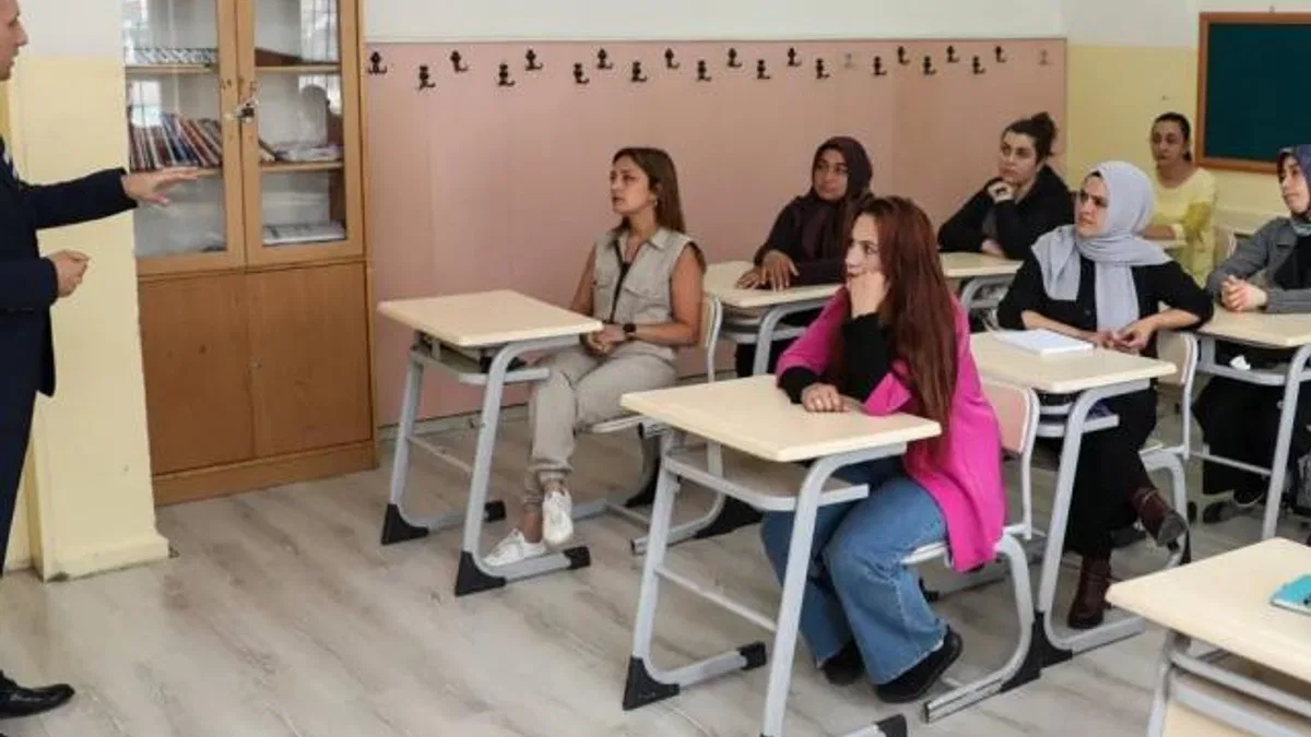 Okul-Aile iş birliğini güçlendiren eğitimler… Aile Okulu’ndan 150 bin veli faydalandı