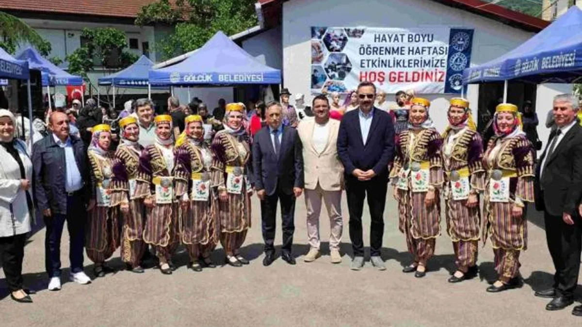 Gölcüklü kadınlar el becerilerini Siretiye’de sergiledi