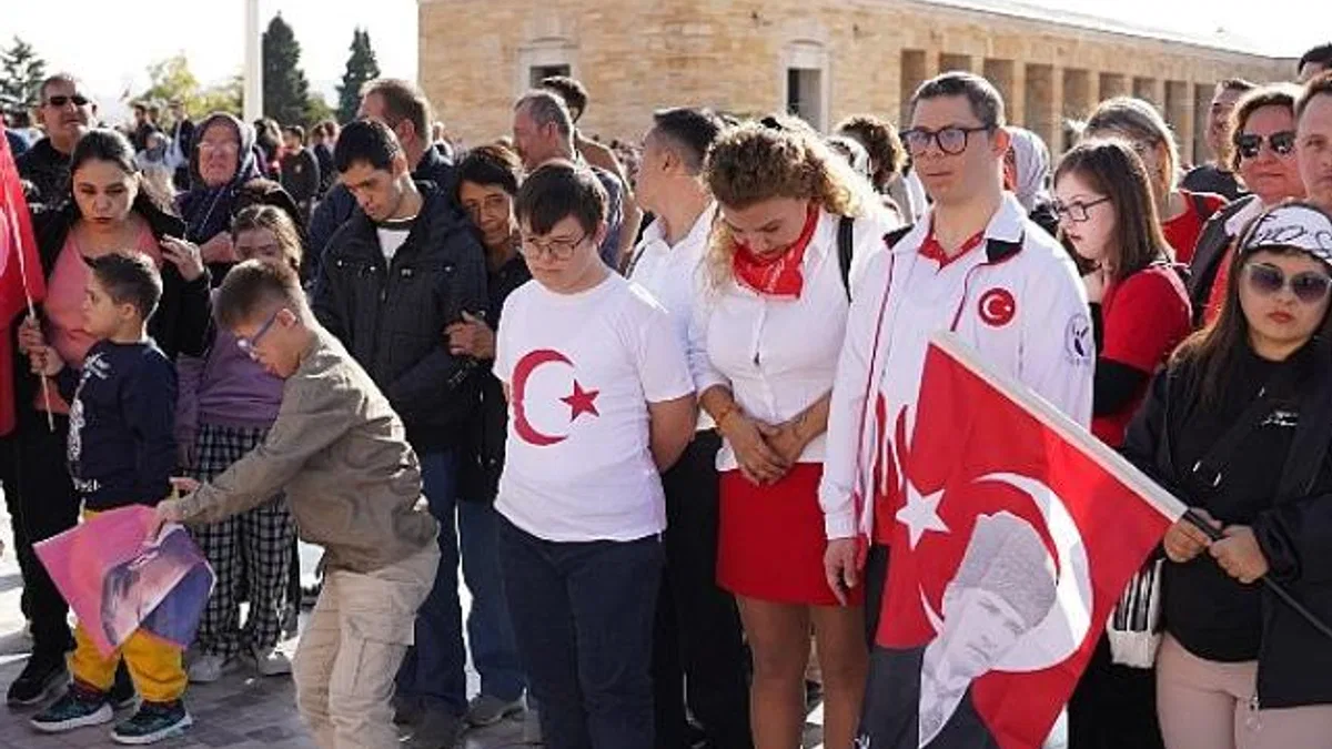 Cumhuriyetin 100 + 1’nci yılda ATA’nın huzurunda
