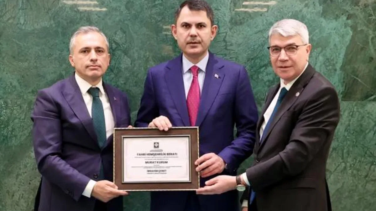 Bakan Kurum’a bir fahri unvan da Osmaniye’den