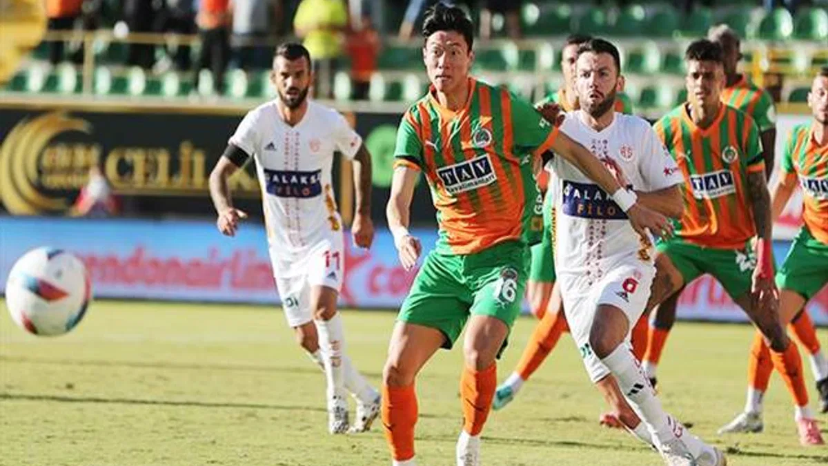 Corendon Alanyaspor 1-2 Onvo Antalyaspor (Maç Sonucu) Akdeniz Derbisinin Kazananı Antalyaspor