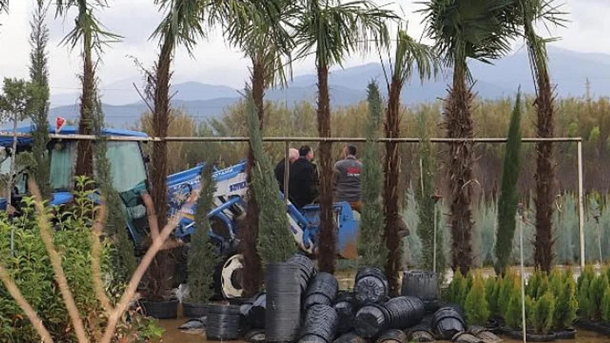 Başkan Turan aşırı yağışlardan etkilenen üreticilerin yanında