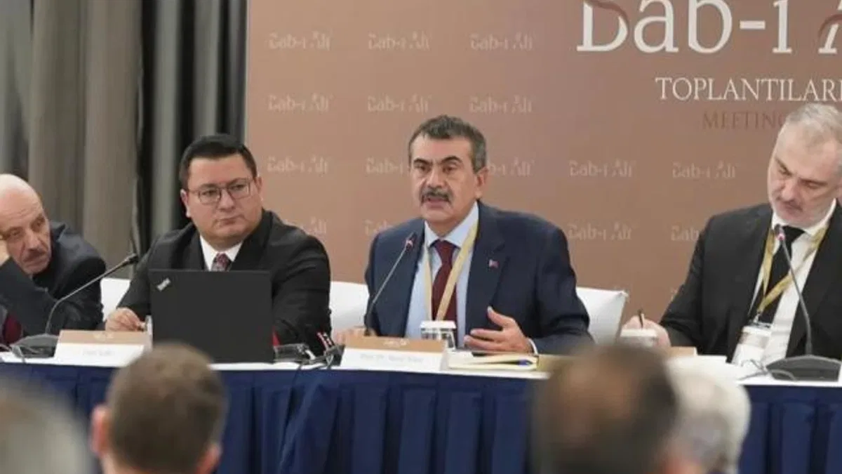 Bakan Tekin ‘Bab-ı Ali Toplantılarının’ konuğu oldu