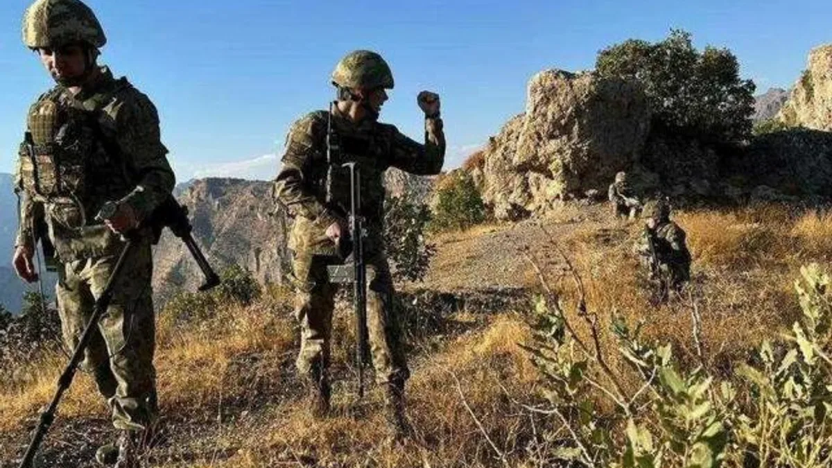Türk askeri durdurulamıyor! 11 terörist daha etkisiz hale getirildi
