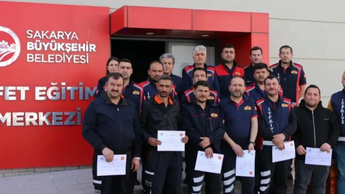 Sakarya İtfaiyesi eğitimlerle rol şehir oluyor