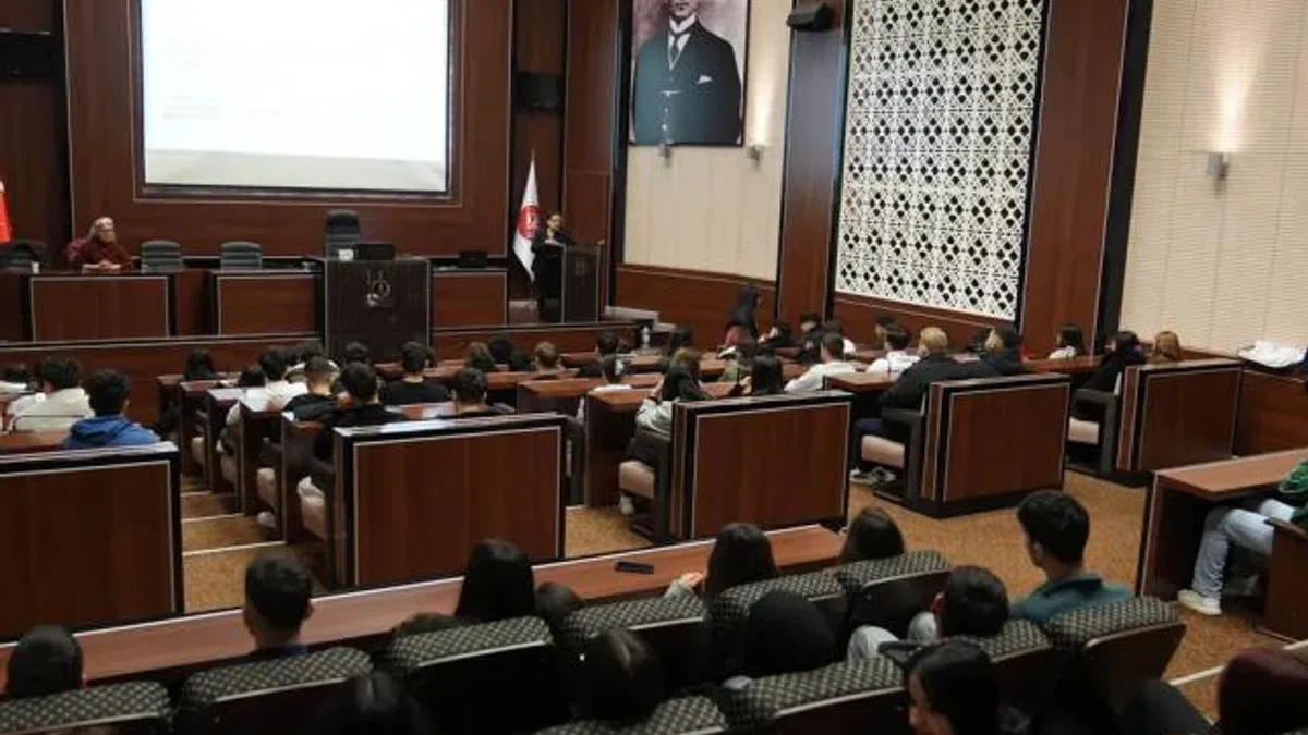 Ankara Keçiören’de stajyer öğrencilere sağlık eğitimi