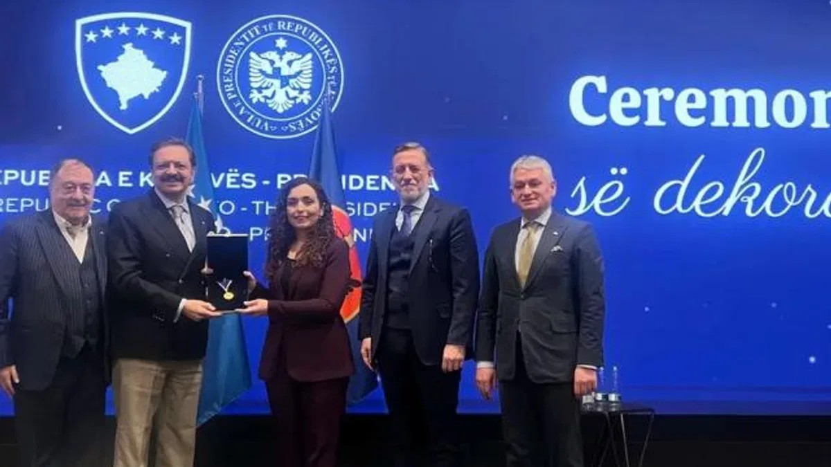 Rifat Hisarcıklıoğlu Kosova Cumhurbaşkanlığı Liyakat Madalyası