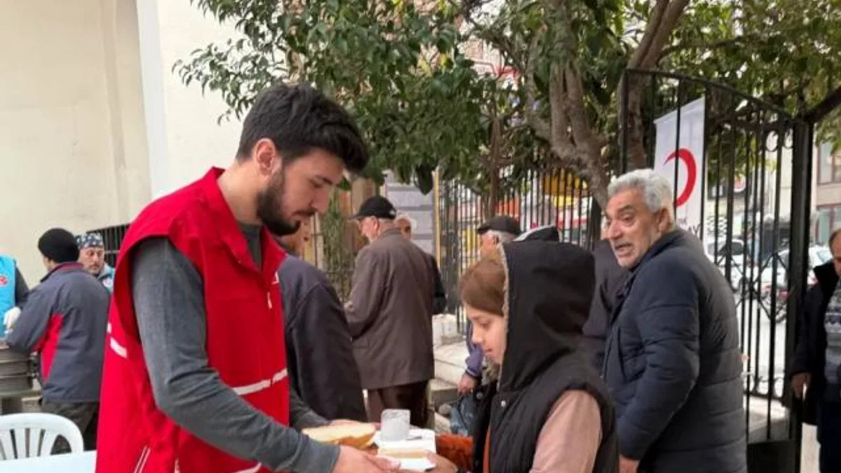 İzmir’de Kızılay Konak’tan Ramazan seferberliği