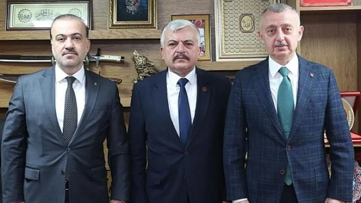 Başkan Büyükakın’dan MHP’ye iadeyi ziyaret