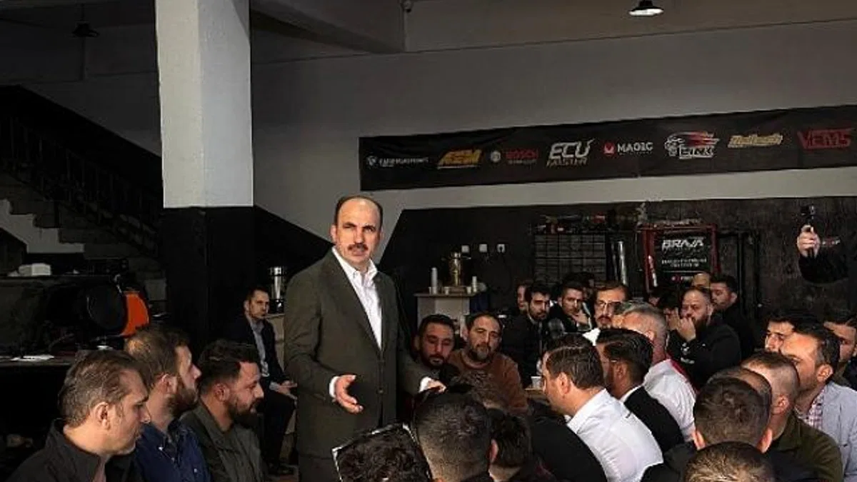Başkan Altay, Çalışan Gençlik Meclisi ile Otomobil ve Motor Spor Kulübü Üyeleriyle Buluştu