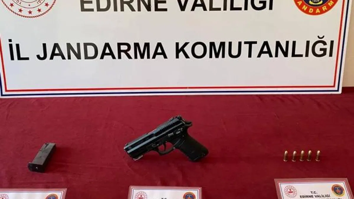 Jandarma Edirne’de tabanca ele geçirdi
