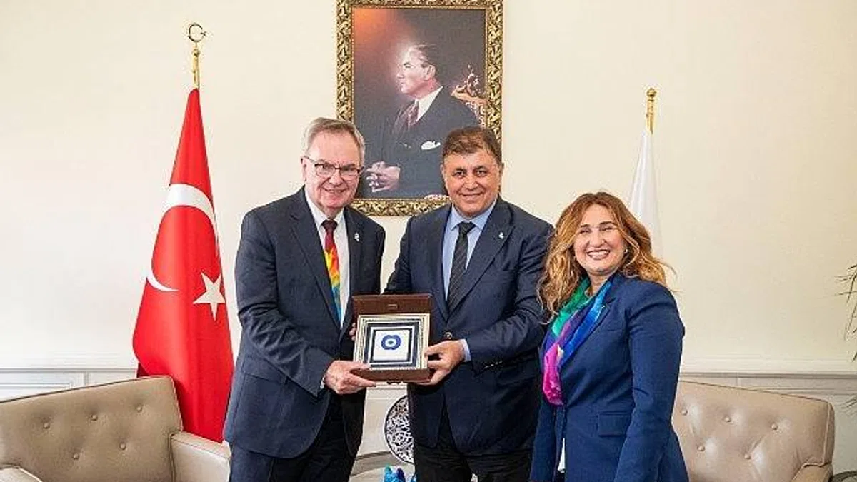 Başkan Tugay’dan kadın ve çocuklara yönelik projelere destek sözü