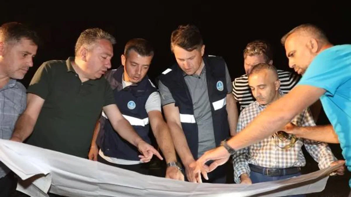SASKİ Hendek’te gece boyunca çalıştı