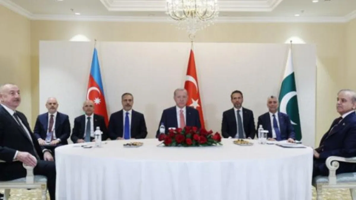 Astana’da üçlü toplantı