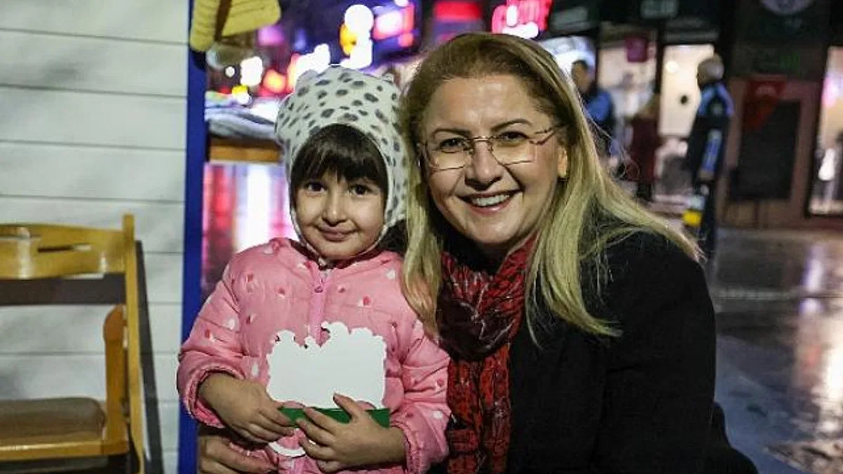 Başkan Ovalıoğlu Bakırköy’de Kurulan Yılbaşı Panayırını Ziyaret Etti