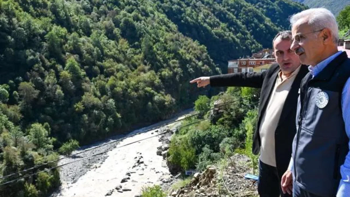 Bakan Uraloğlu Artvin’de… Sel ve heyelan hasarlarını inceledi