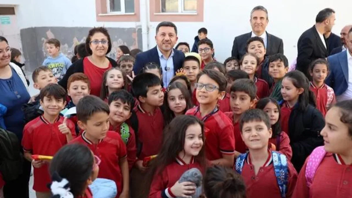 Rasim Arı’dan Sınıf Başkanı Eymen Ekinci’ye ziyaret