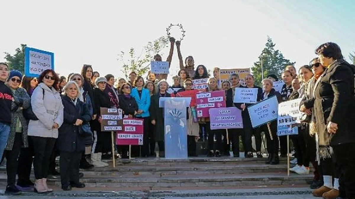 Kadınların Yarım Kalan Gülüşleri Karabağlar’da Tamamlandı