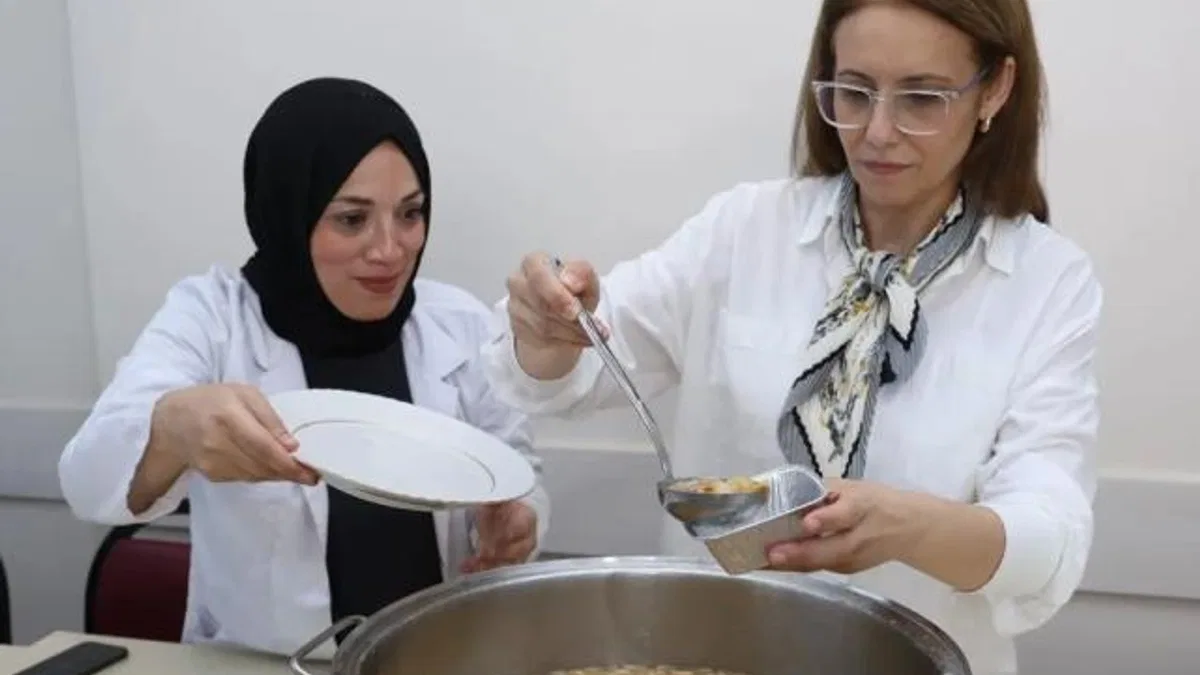 Başkan Vekili Abiş’ten, KO-MEK’te aşure ikramı