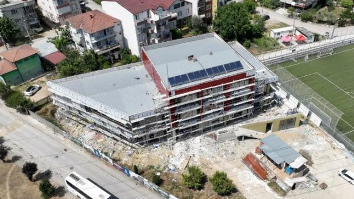 Hasan Doğan Gençlik Merkezinde kompozit cephe imalatı