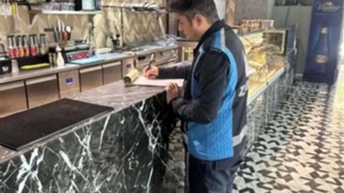 Zabıta ekipleri kafeleri mercek altına aldı