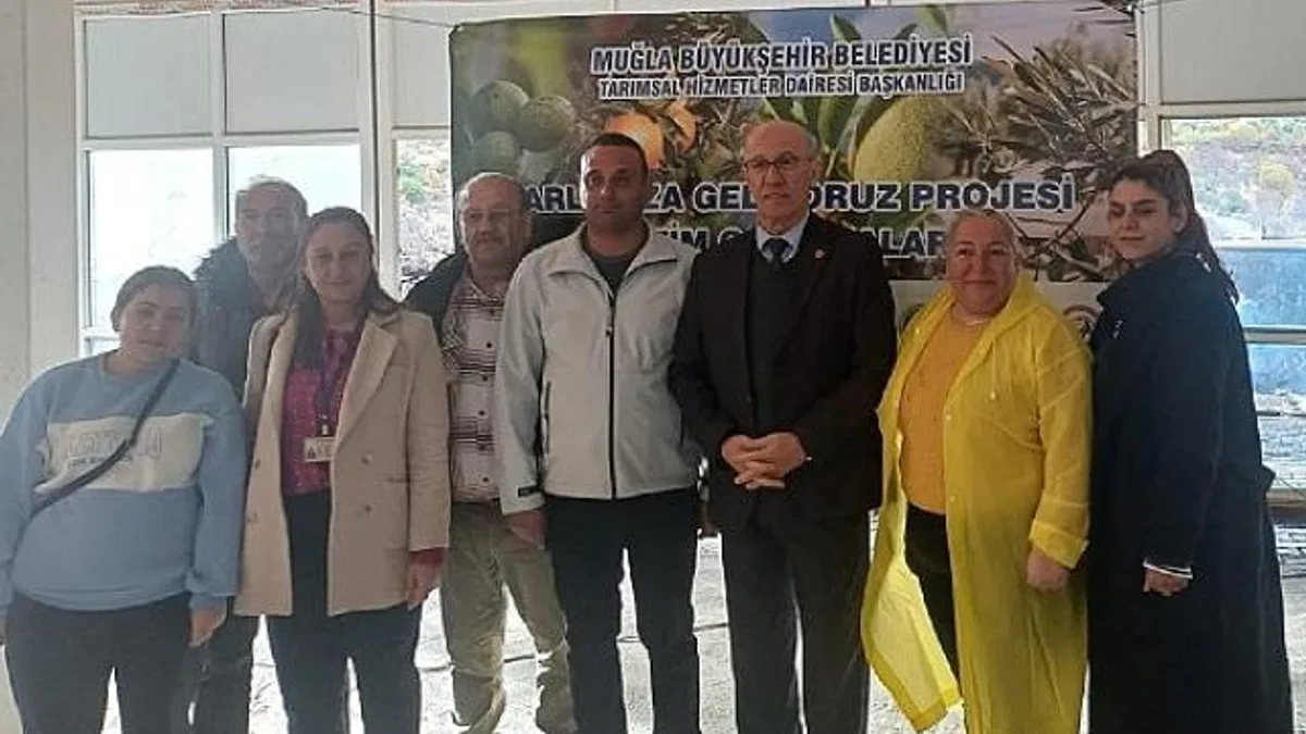 Büyükşehir’den Badem Biti ve Zeytin Zararlılarıyla Mücadele