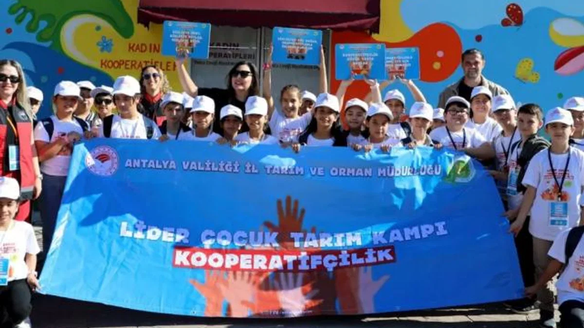 Antalya’da ‘Lider Çocuklar’ kadın emeğini destekledi