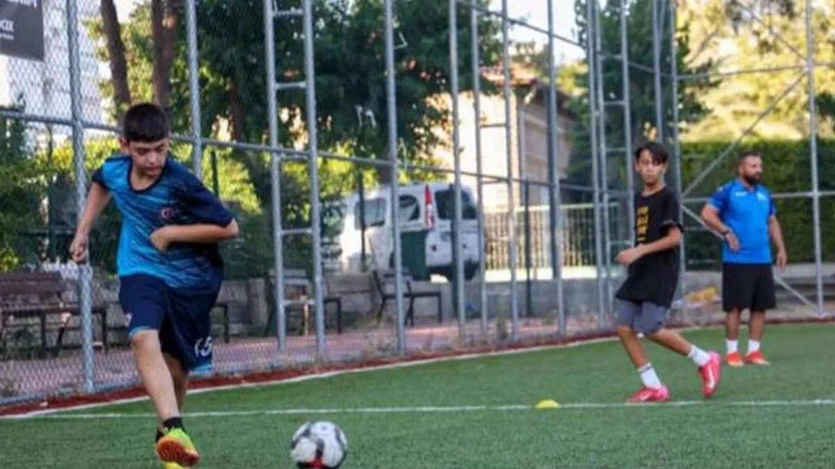 Antalya Büyükşehir’in spora ve sporcuya desteği sürüyor