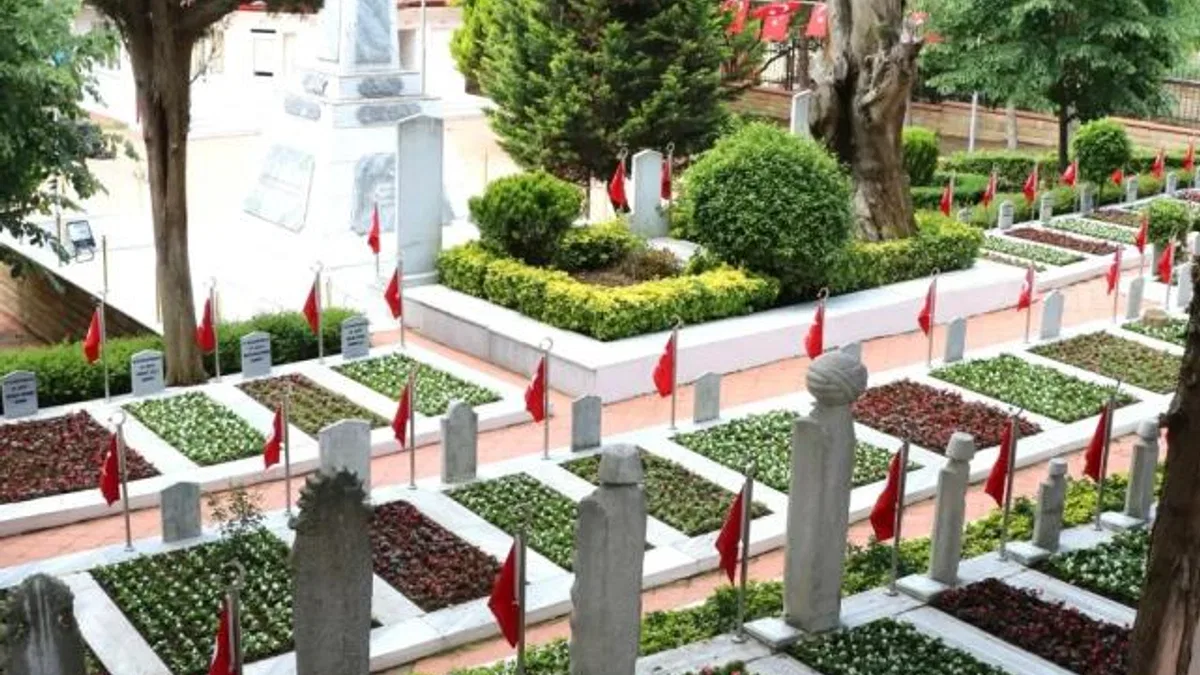 Kocaeli’de mezarlıklar bayram ziyaretine hazır