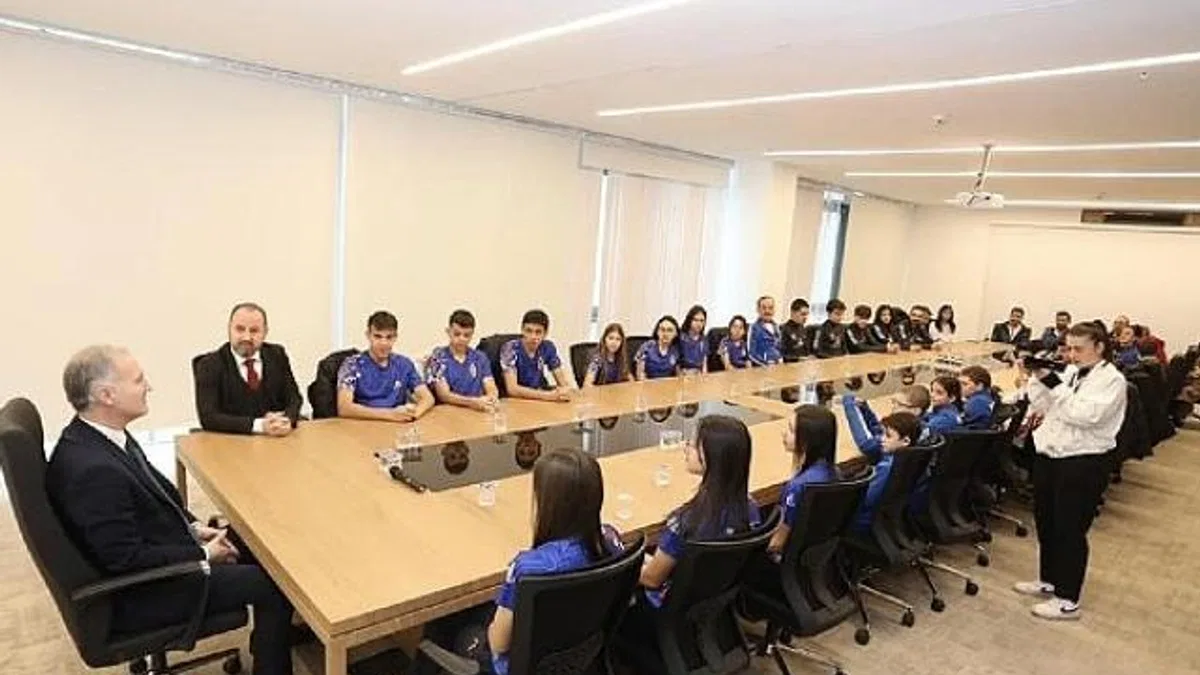 Şampiyonlar Başkan Taban’la Buluştu