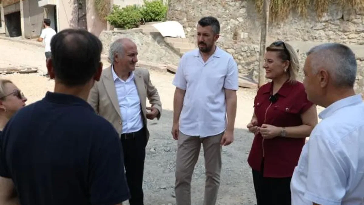 Kocaeli İzmit Belediyesi’nden üç mahalleyi birleştiren sokakta güvenli ulaşım adımı