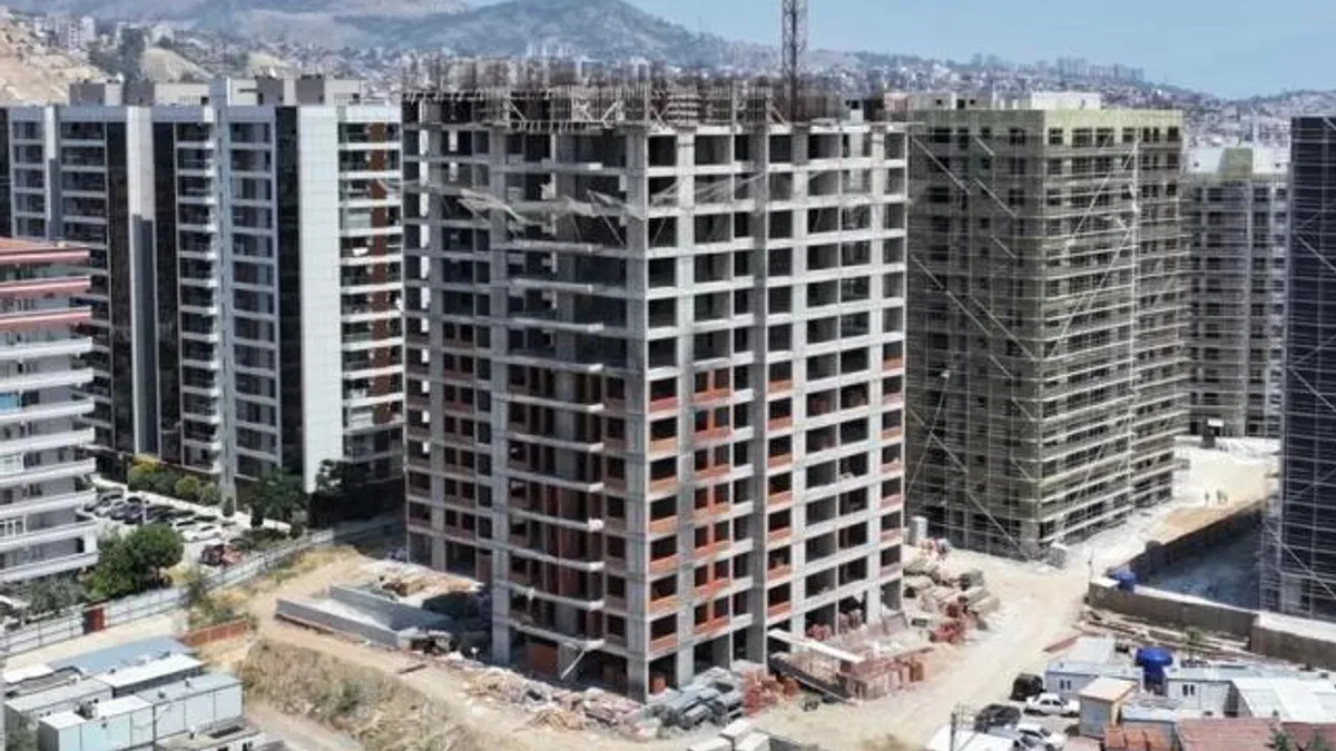 Başkan Tugay’dan Örnekköy’de kentsel dönüşüm denetimi