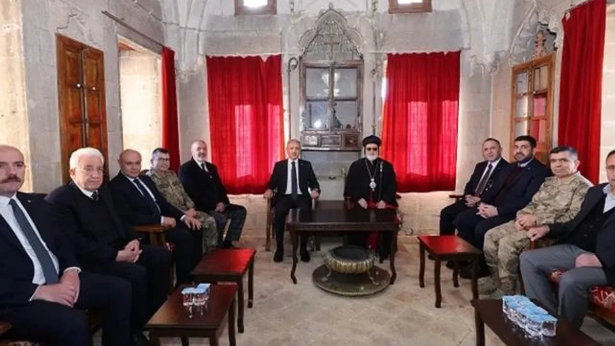Mardin Valisi Tuncay Akkoyun, Süryanilerin Doğuş Bayramını kutladı