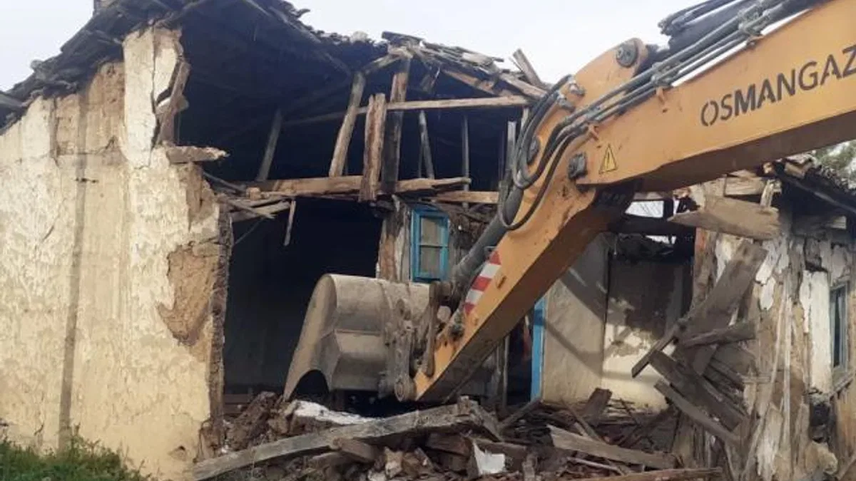 Bursa Osmangazi’de metruklara yıkım