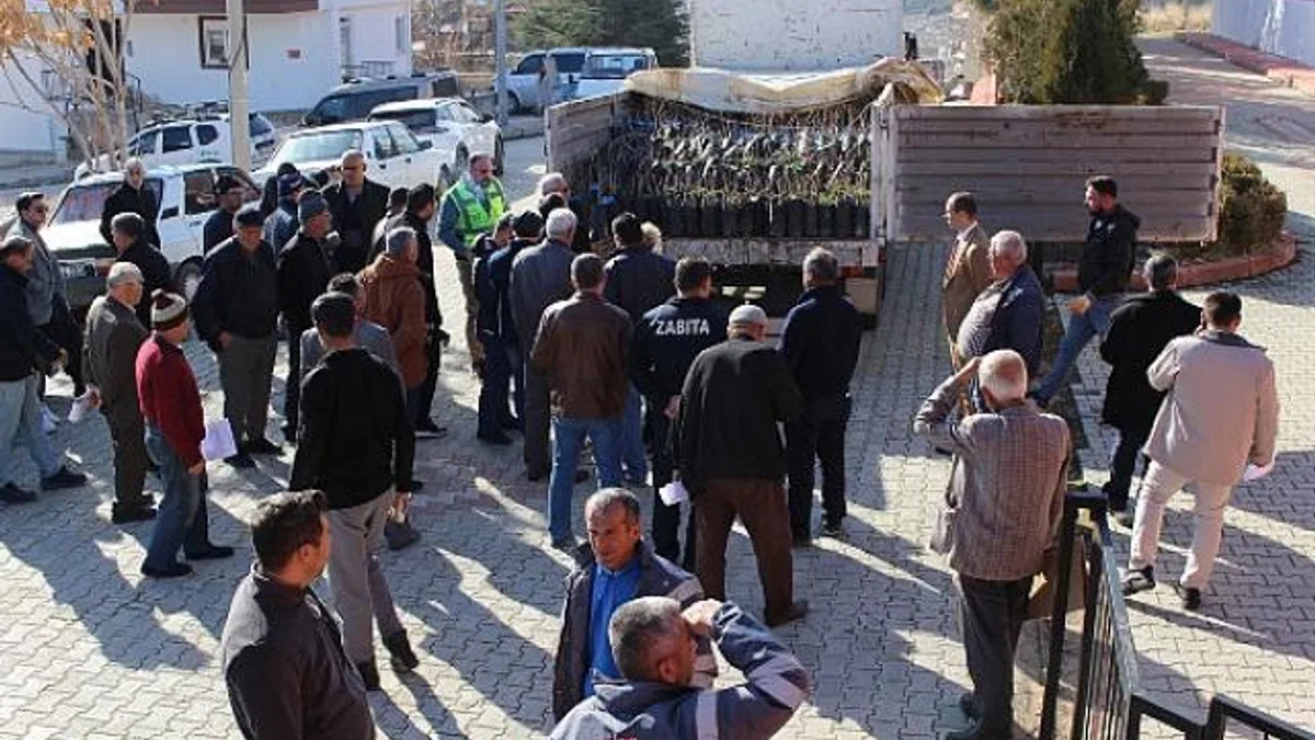 Antalya Büyükşehir Belediyesi kar marjı yüksek su ihtiyacı düşük ürünleri çiftçiyle buluşturuyor