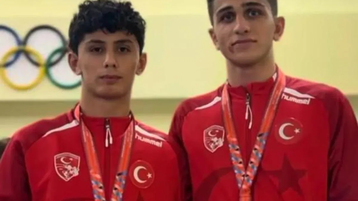 Bursa Büyükşehirli güreşçilerden iki madalya