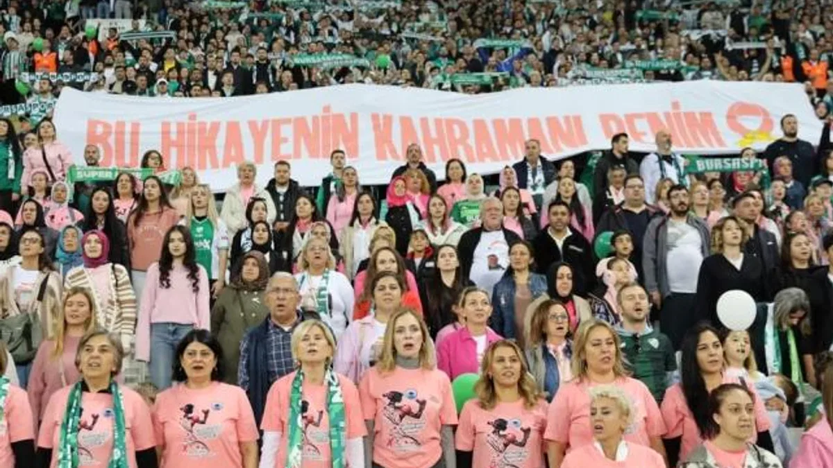 Bursa’da yeşil-beyaz tribünlerde pembe farkındalık