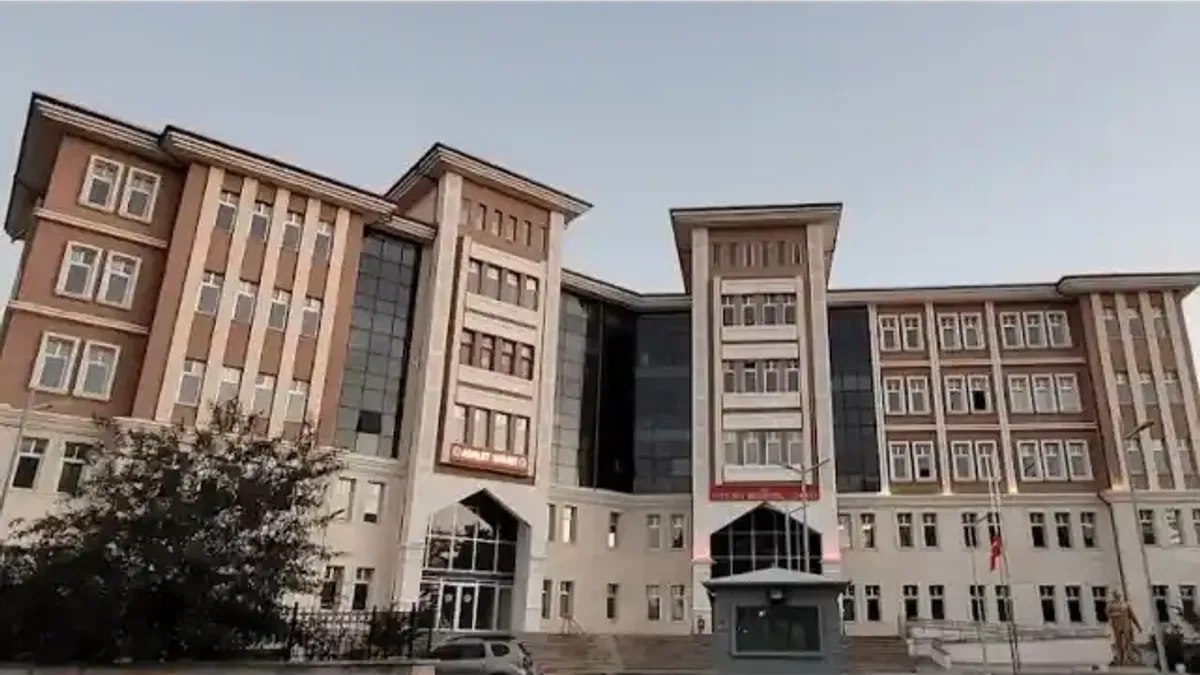 HSK’dan Suşehri Adliyesi kararı… Bölge derecesi yükseltildi