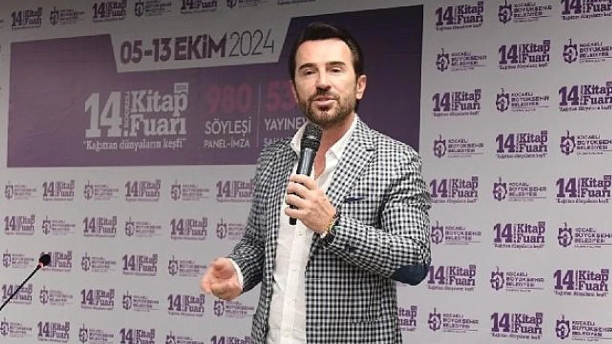 Uğur Arslan, Kocaeli Kitap Fuarı’nda sevenleriyle buluştu