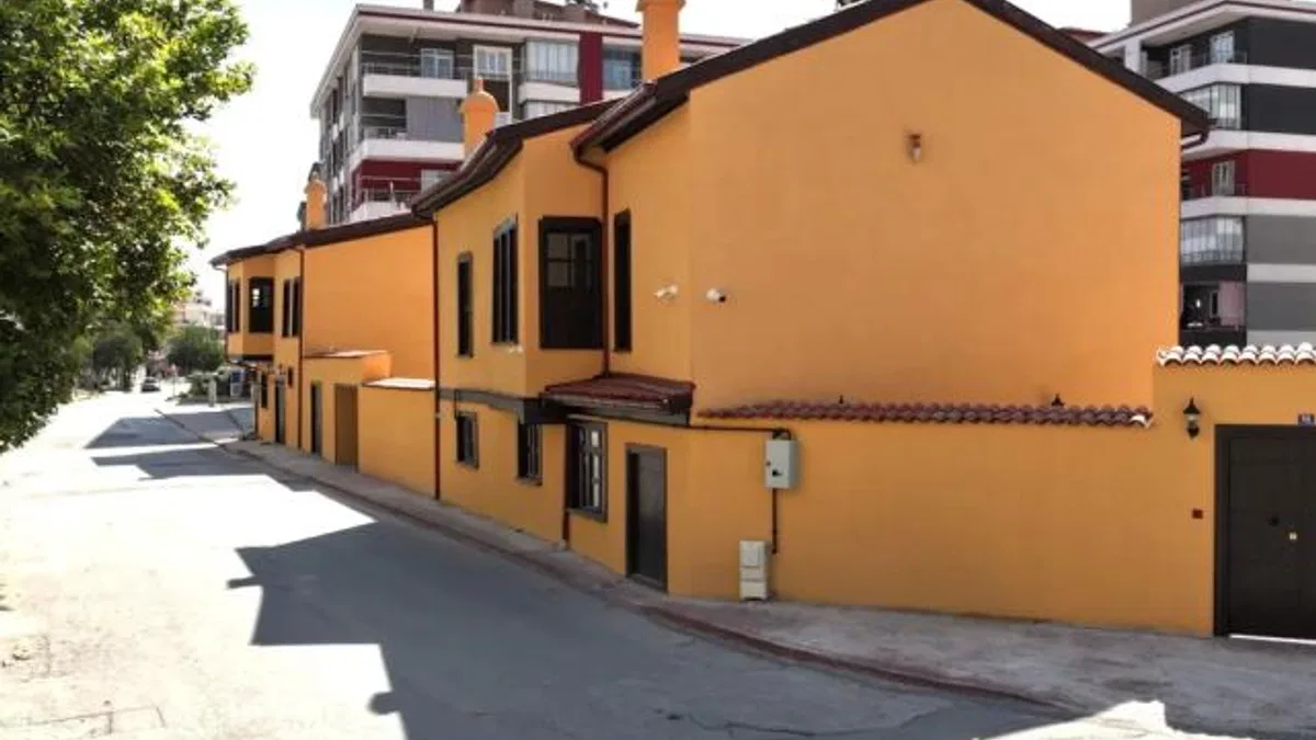 Konya Karatay’da tarihi evler yeniden canlanıyor