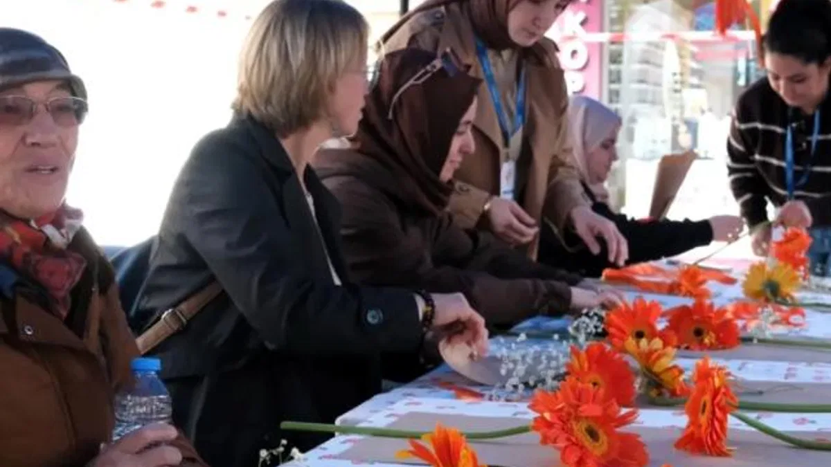 Kocaeli’den kadına şiddete turuncu farkındalık