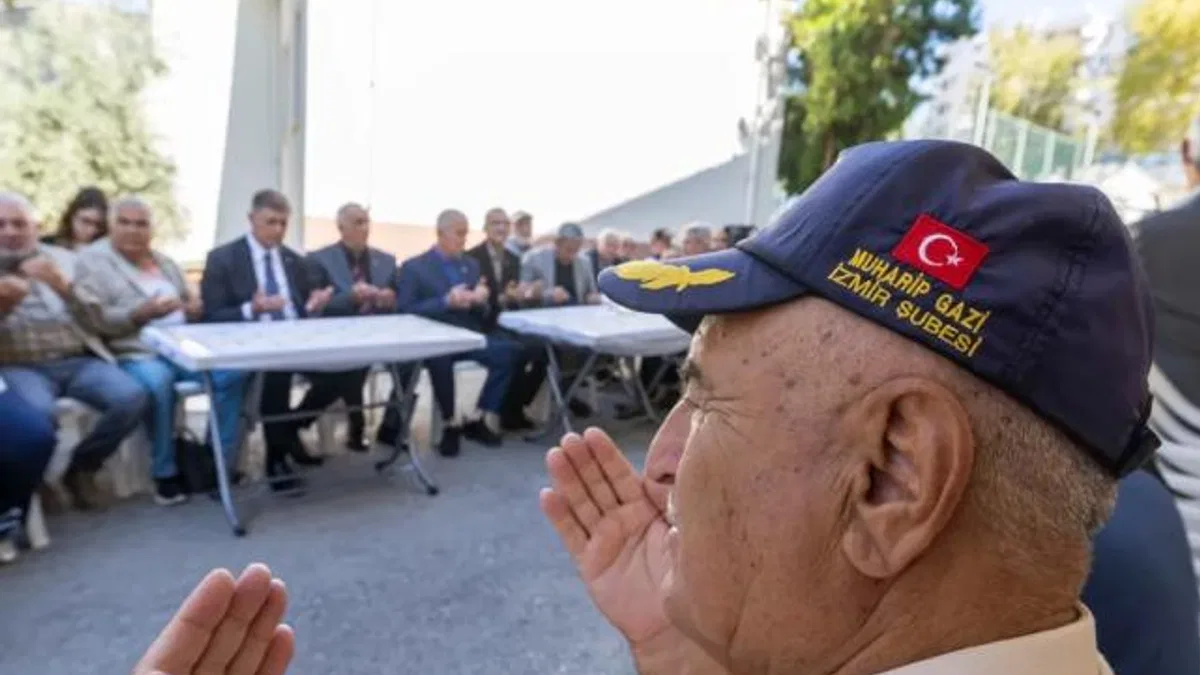 İzmir’de Başkan Tugay gazilerle buluştu