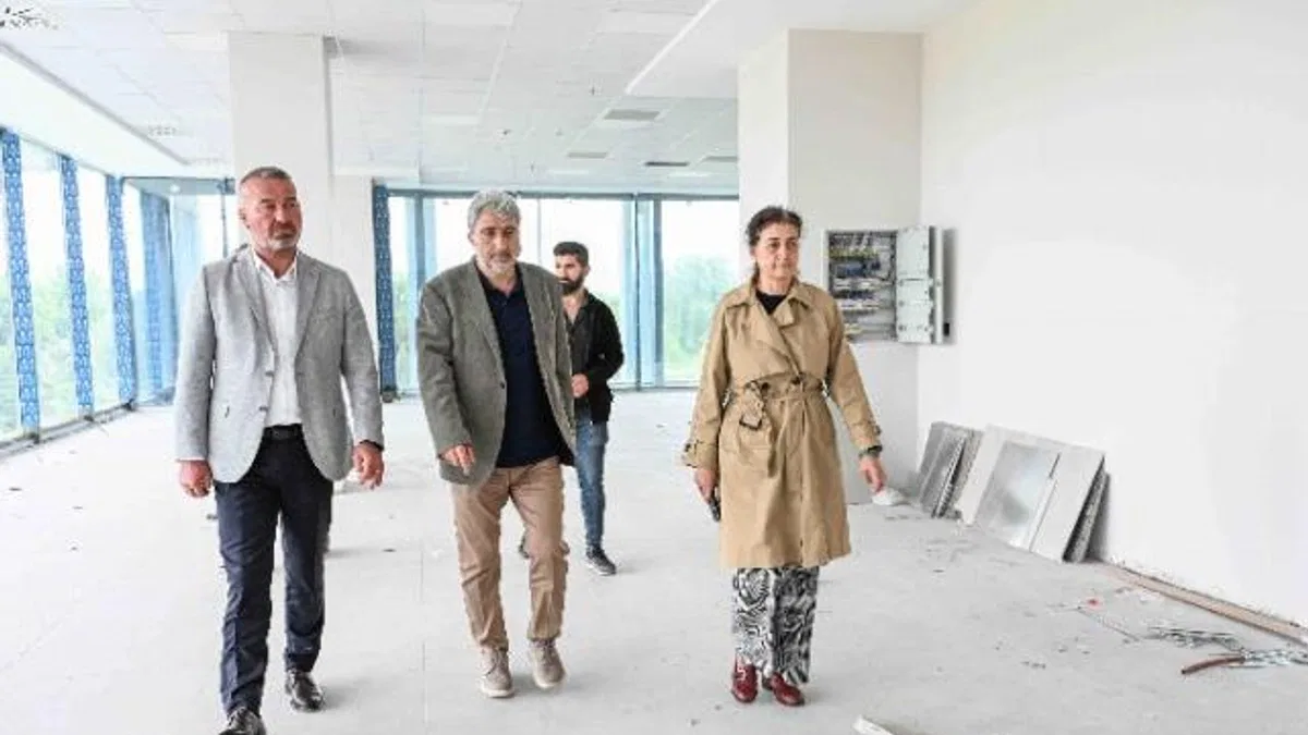Başkan Karabatı Kültür Merkezi’ne inceleme