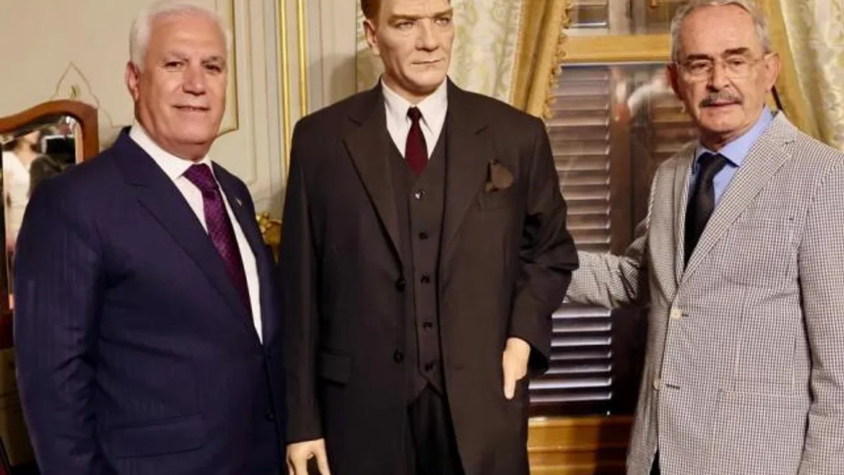Atatürk’ün balmumu heykeli, Bursa Hünkâr Köşkü’nde