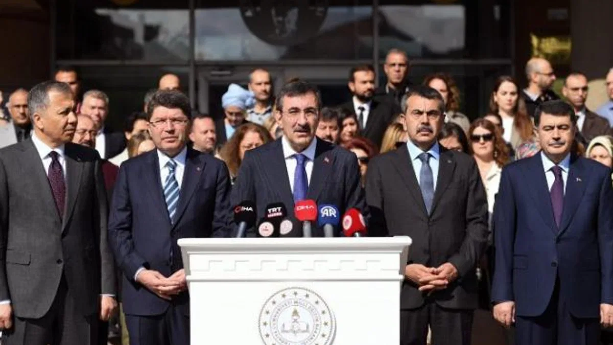 Ankara’da öğretmenlere 3 Bakanlı ziyaret