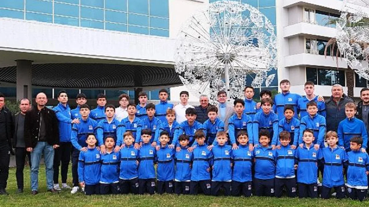 Başkan Topaloğlu’ndan futbolculara kahvaltı