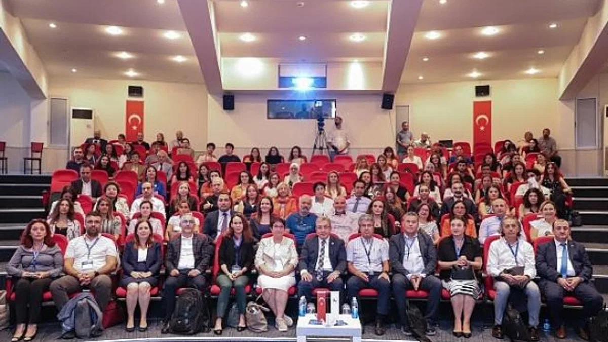DEÜ’de Exposome-TR Sempozyumu: Çevresel Kirleticiler Masaya Yatırıldı.