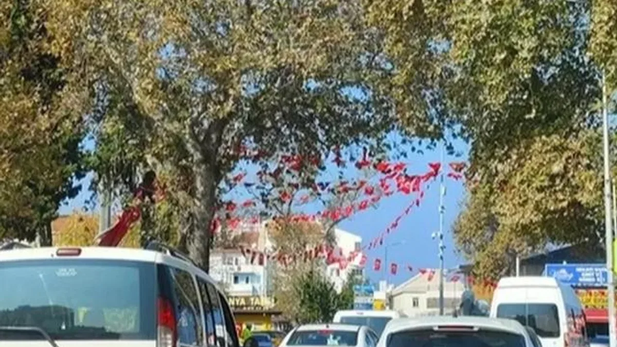 Cumhuriyet coşkusunu Mudanya’da trafik yoğunluğu oluşturdu